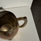 Mug en métal doré indien incrusté de pierres H11 D7