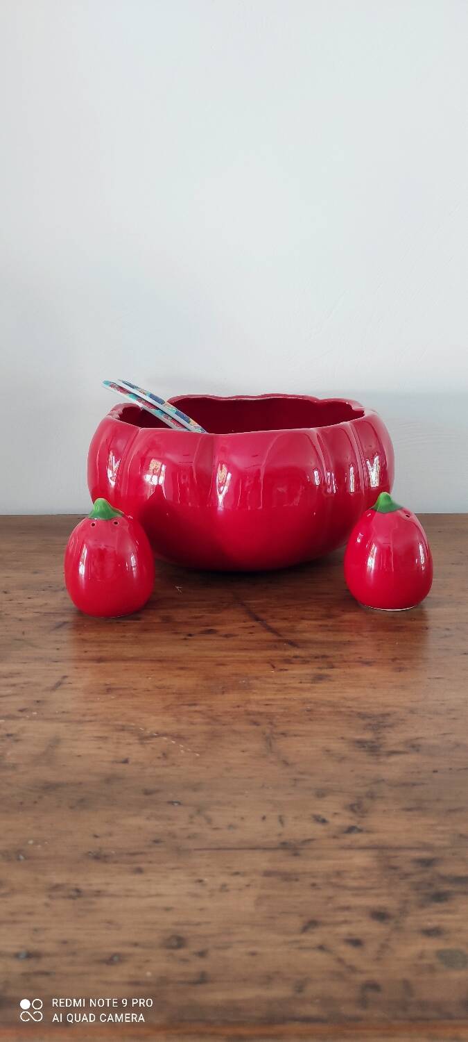 Tomato barbotine salad bowl