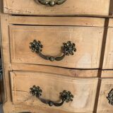 Wooden chest of drawers