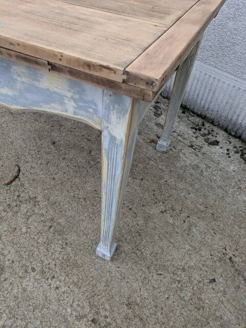 Table, extendable desk