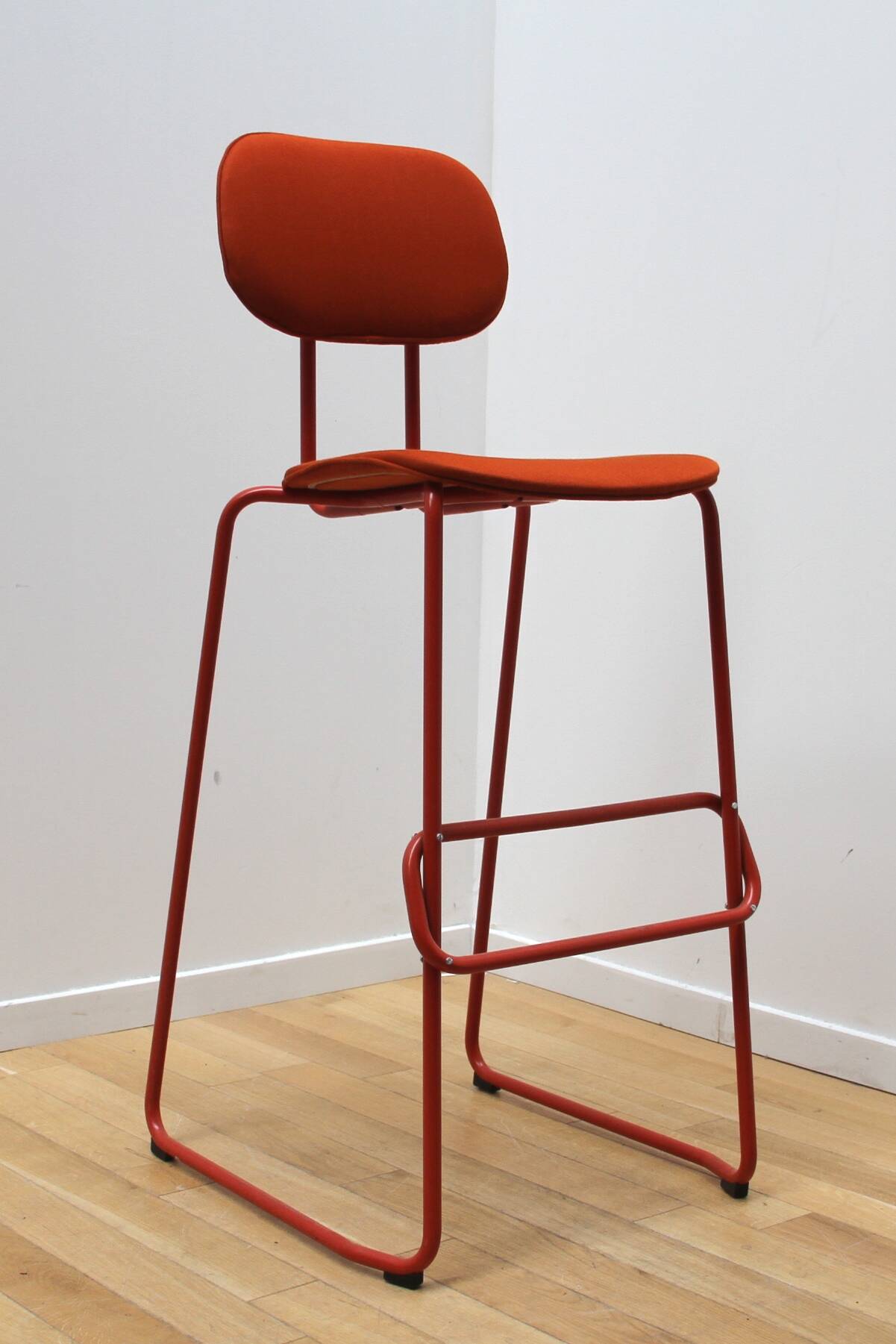New School Bar Stool, MDD