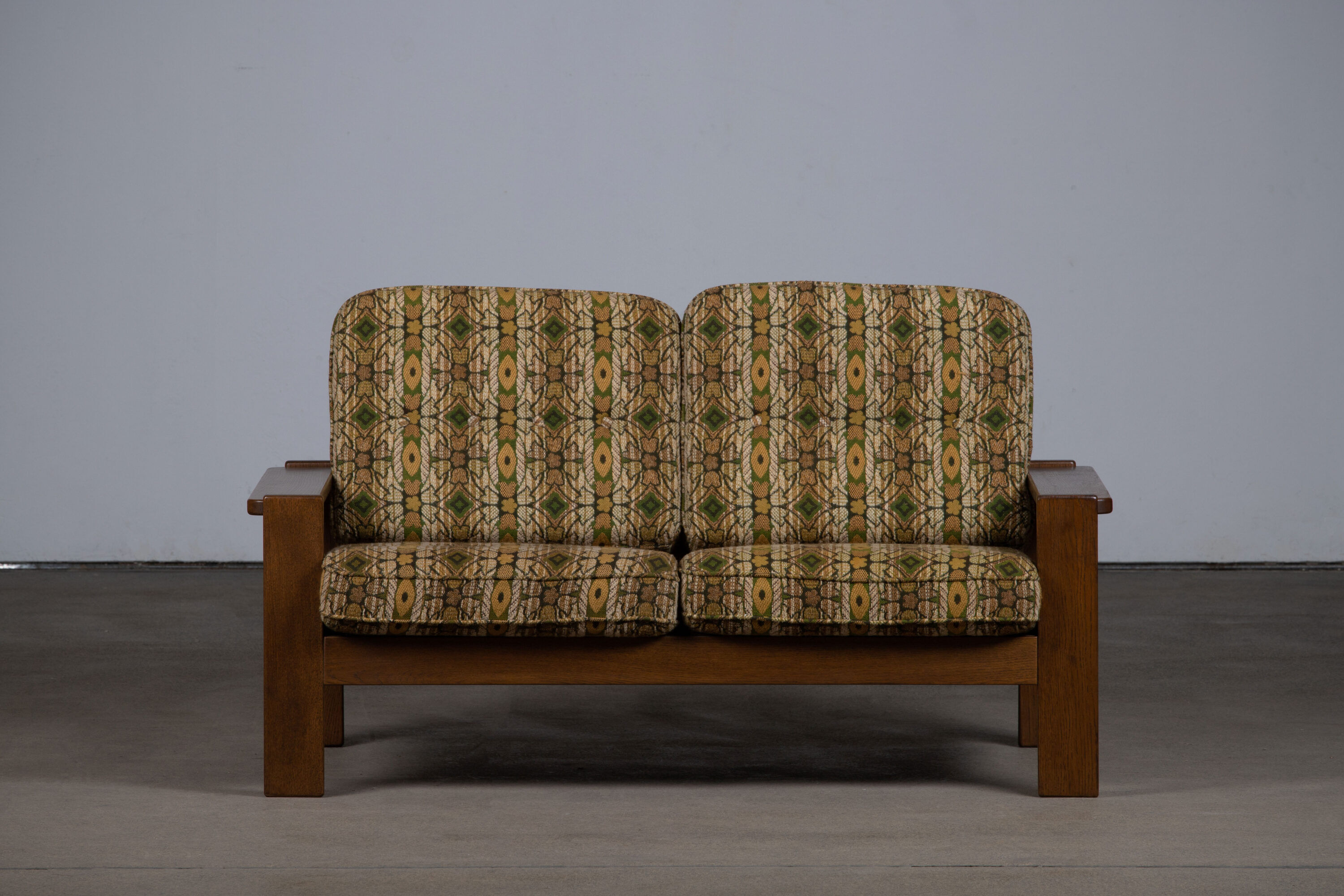 Vintage sofa – 146 cm