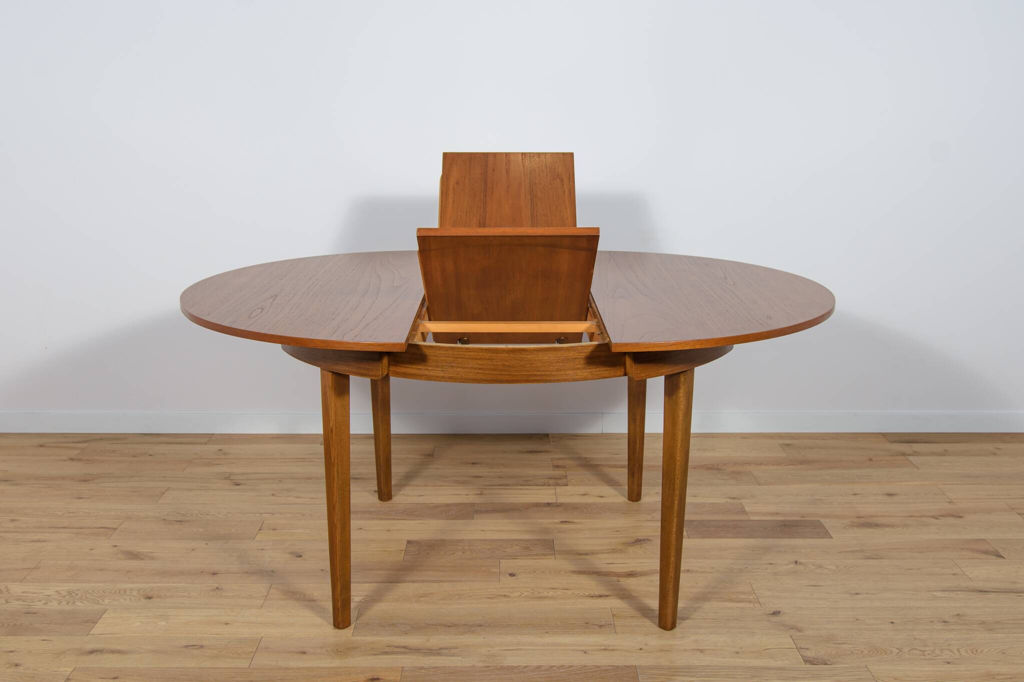 Mid century round extendable dining table and chairs from mcintosh, 1960s, set of 5
