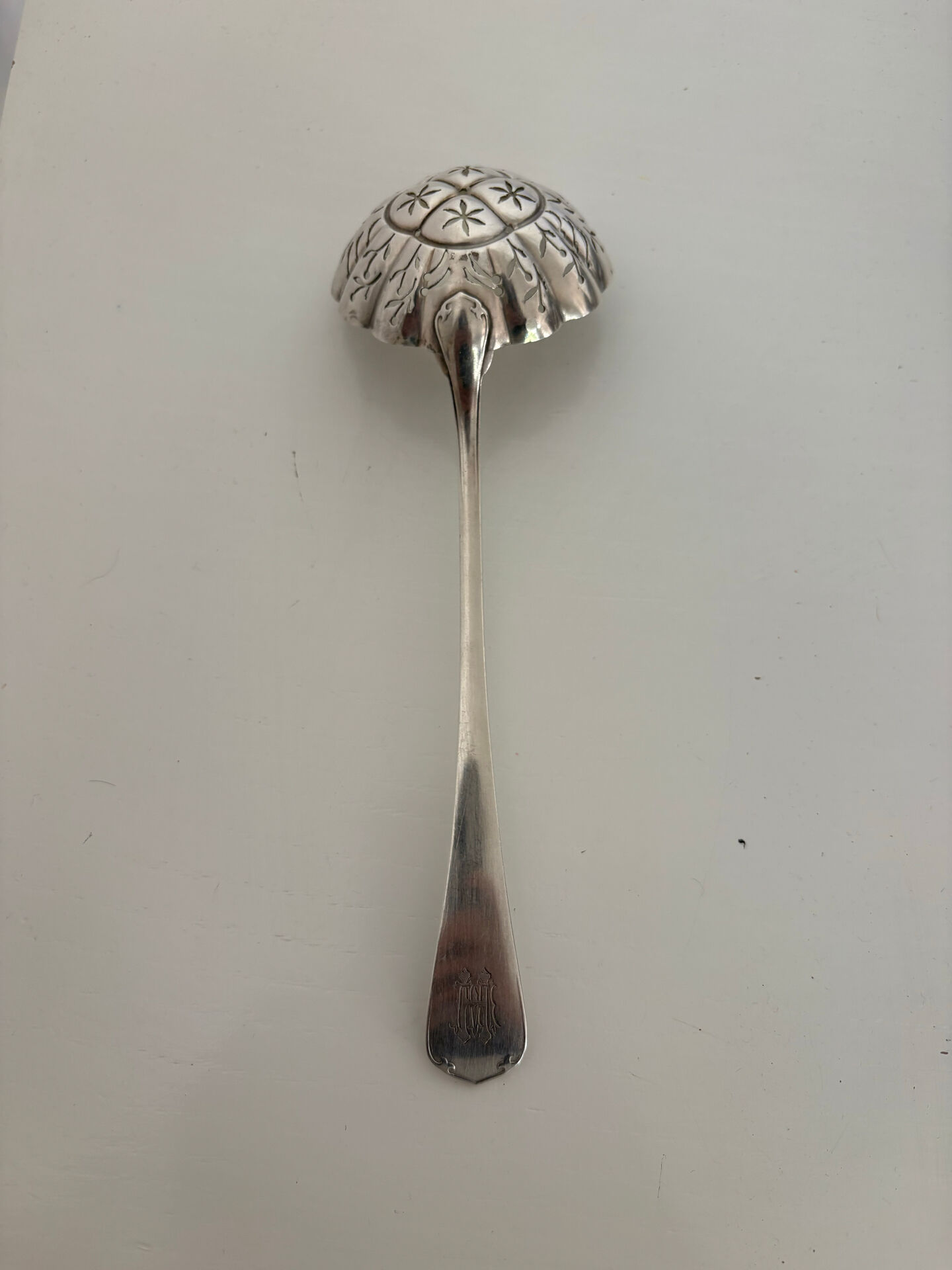Cuillère à pèlerin , pelle à service Christofle en métal argenté