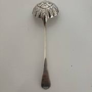 Cuillère à pèlerin , pelle à service Christofle en métal argenté
