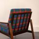 Fauteuil Knoll Antimott en noyer et tartan