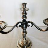 Paire de chandeliers en métal argenté