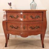 Commode style Louis XV à deux tiroirs avec tablier en marbre rose