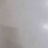 Set of table and 4 chairs in gray-white formica