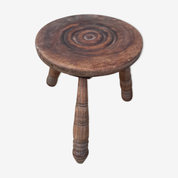 Tripod milking stool, solid wood, turned feet