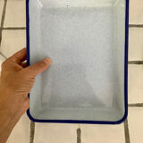Enamelled sheet metal plate tray