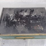 Iron flapper box