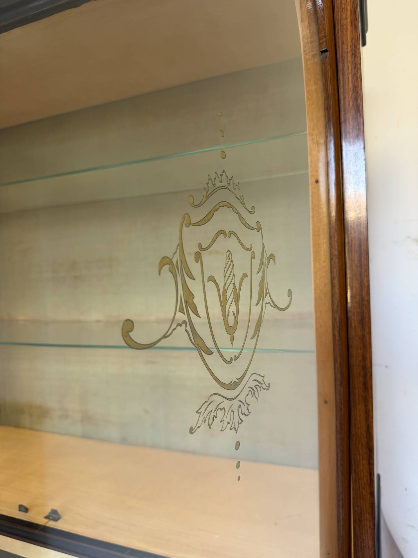 Secretary credenza in marquetry in the Italian Louis XV style from the mid-century, 1960.