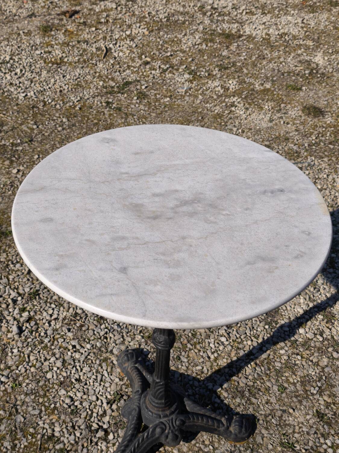 Table bistro marbre et fer forgé