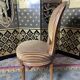 Suite de 4 chaises style Louis XVI médaillon