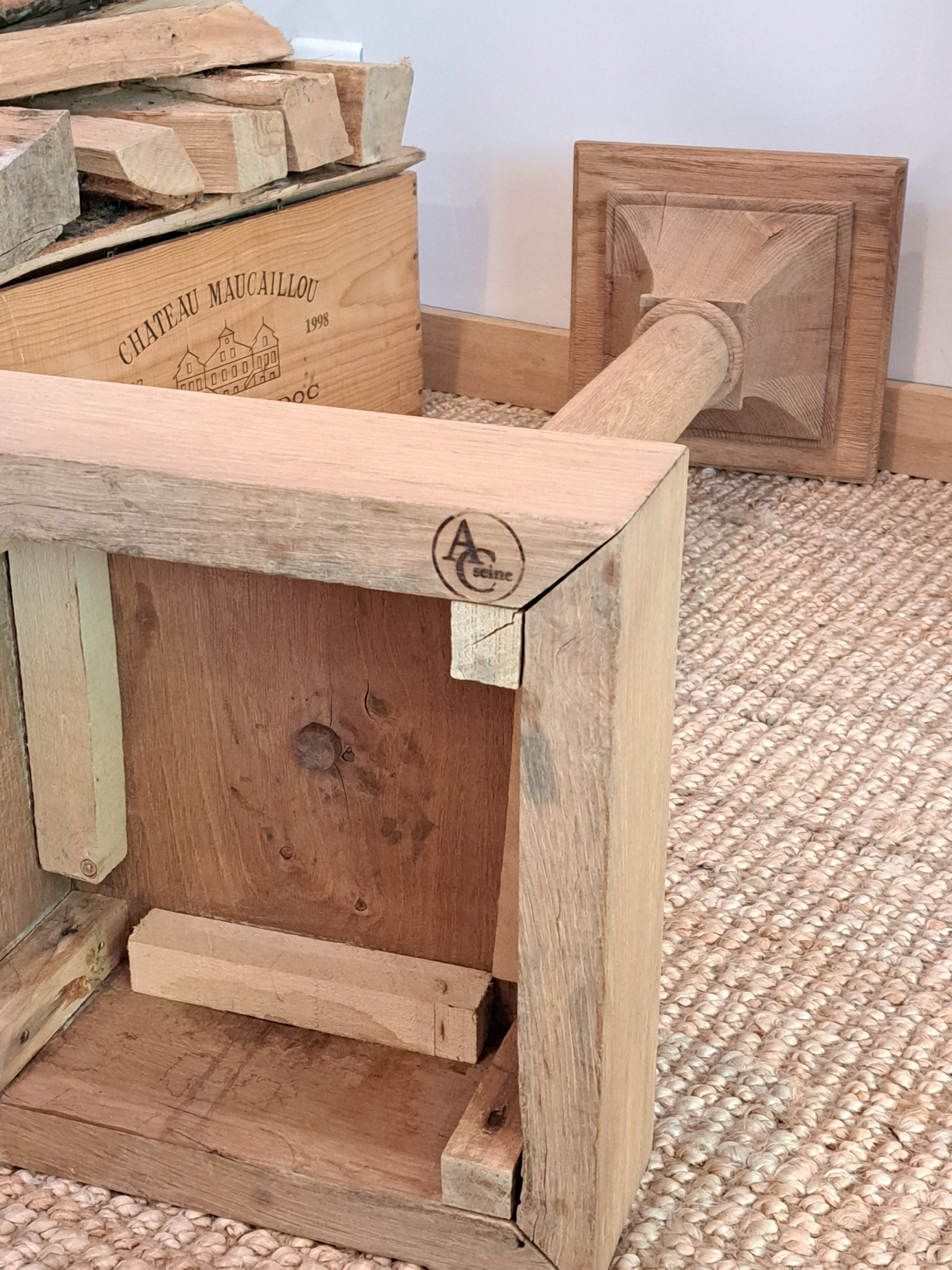 Light oak wood column