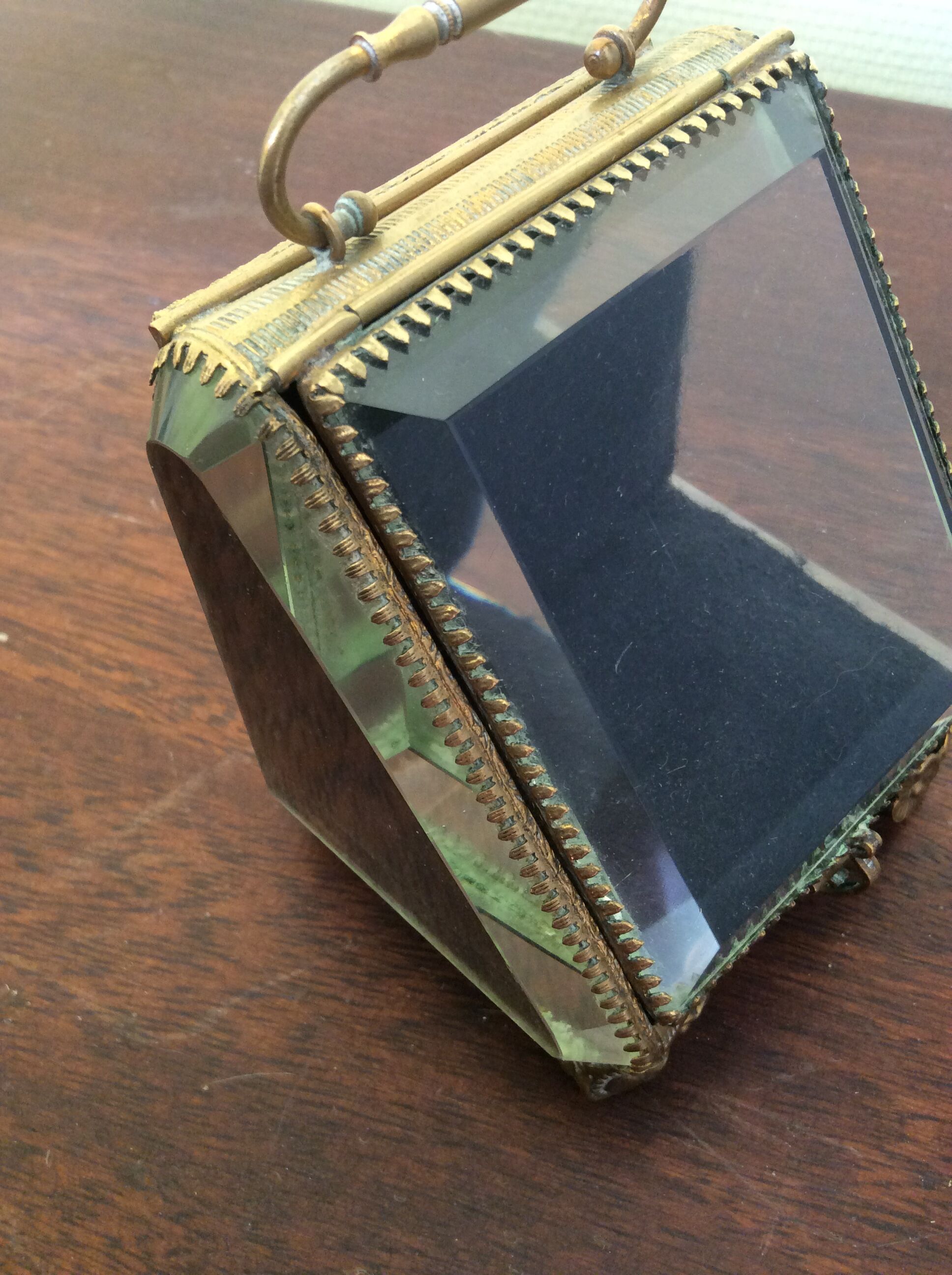 Small showcase for jewelry