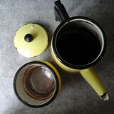 Cafetière en émail jaune vintage