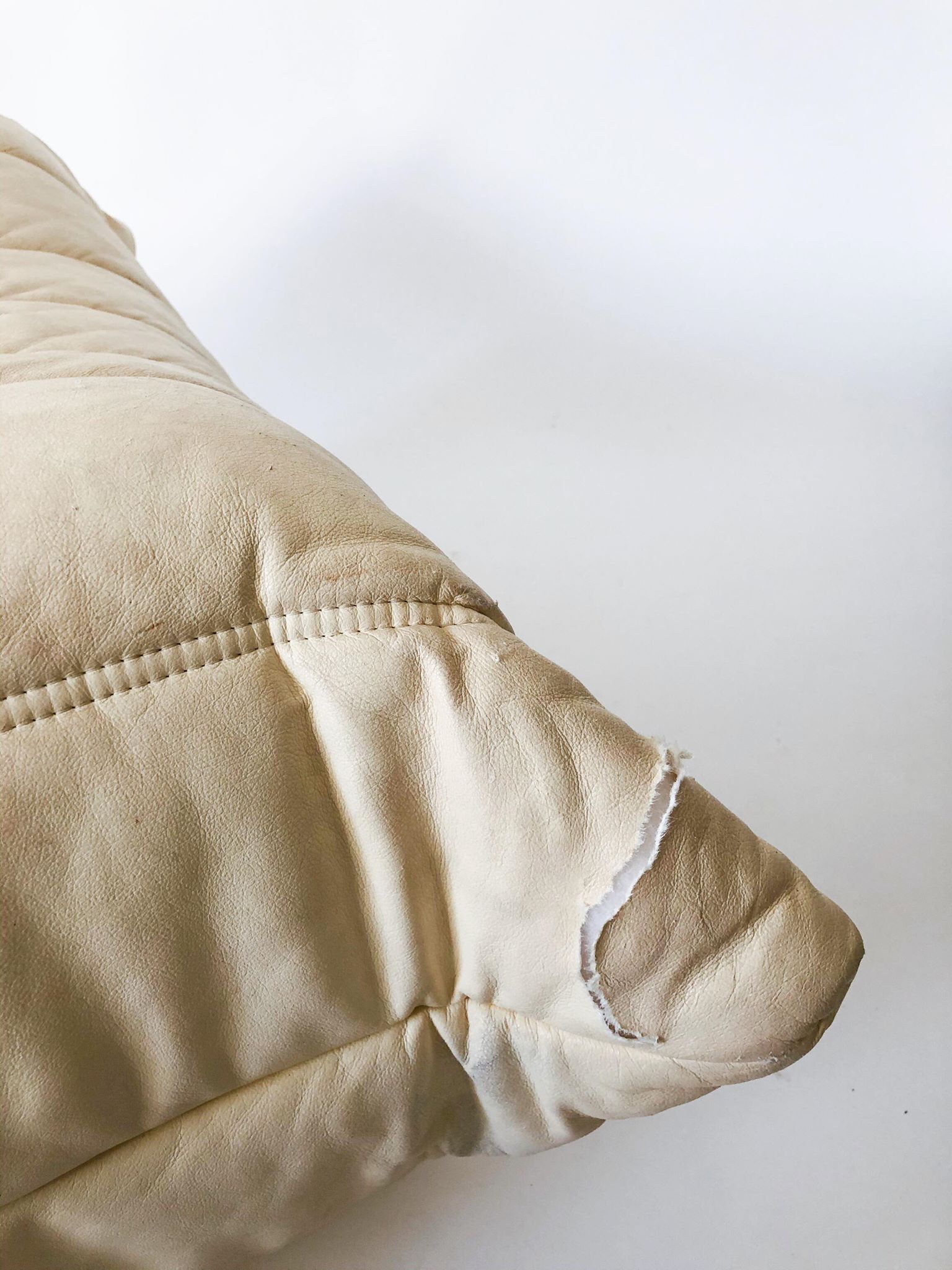 Pouf Togo by Michel Ducaroy for Ligne Roset