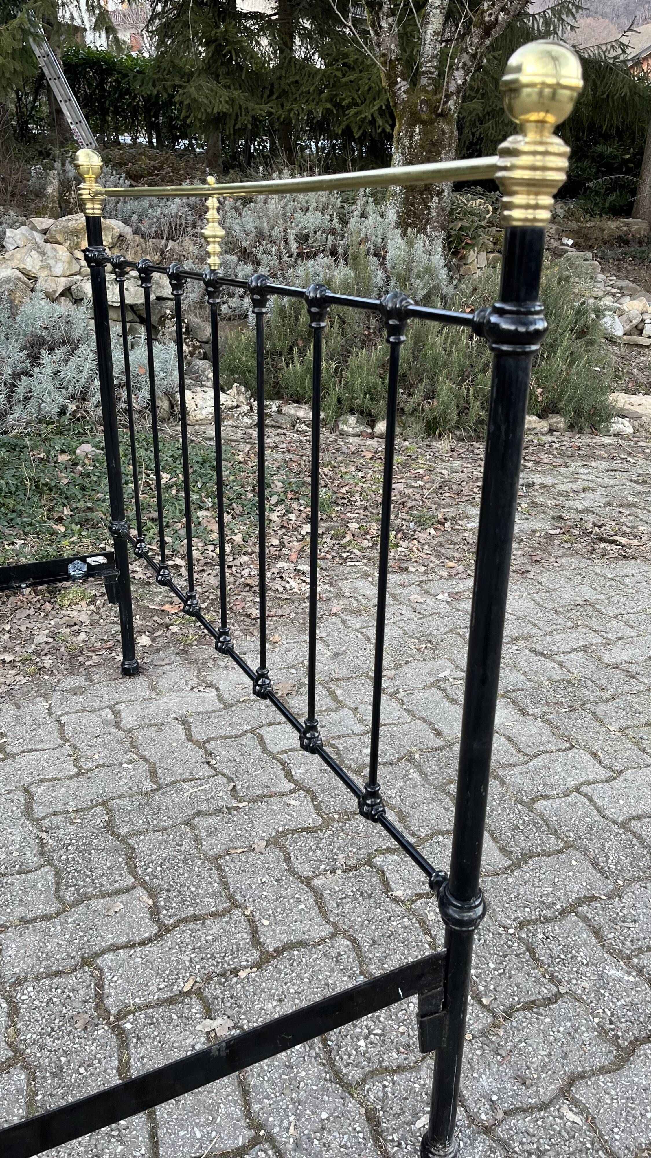Antique bed 140x190 iron and brass