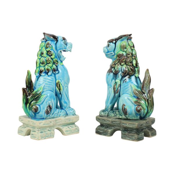 Paire de lions gardiens chinois (chiens Fô) en céramique bleue