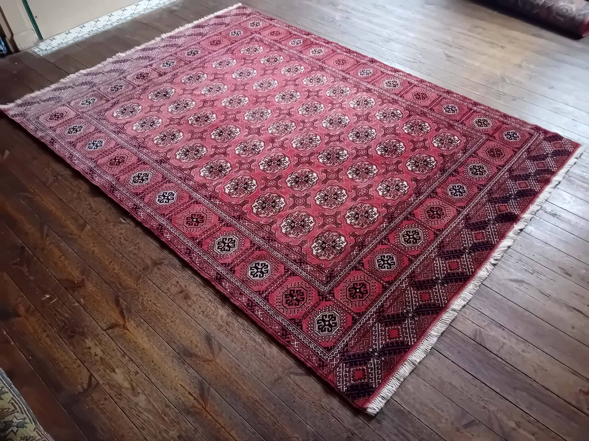 Handmade Persian Boukhara rug 240x175cm