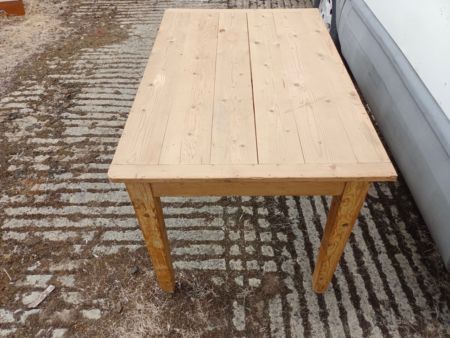 Raw desk table