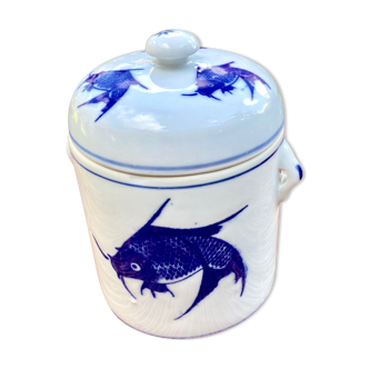 White porcelain tea box