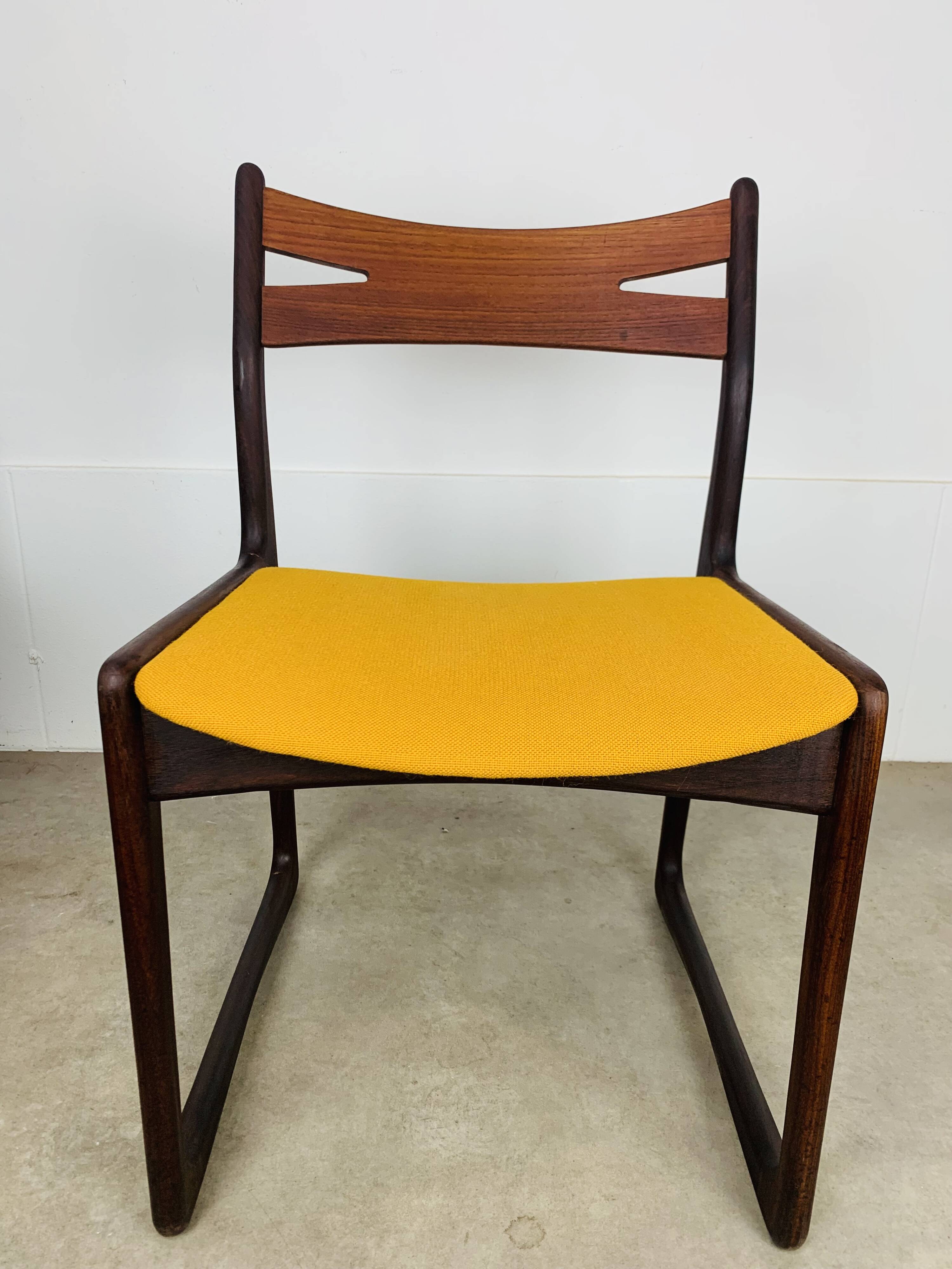 Pair of Danish Scandinavian chairs in rosewood, 1960s.