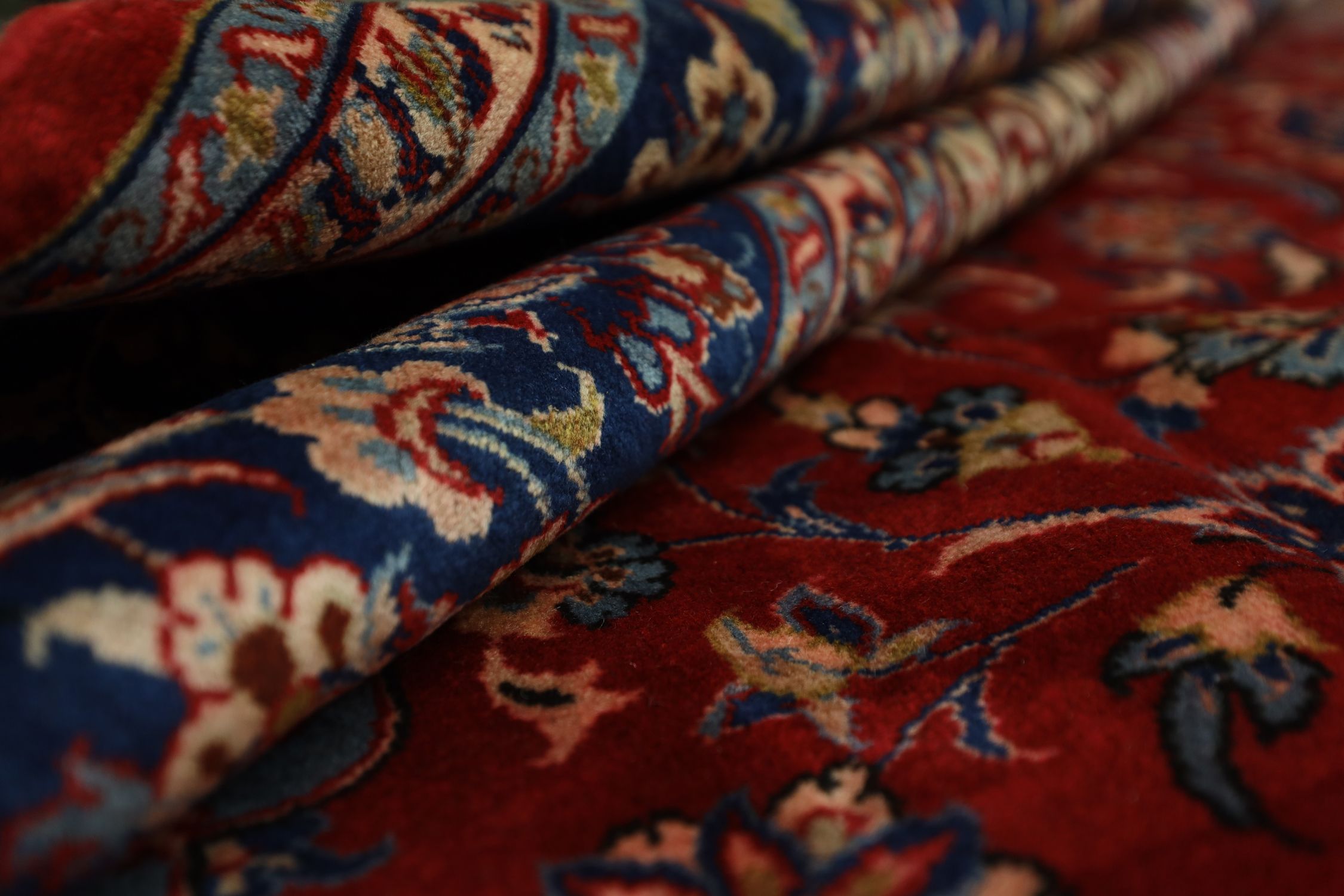 Red persian rug 300x416cm
