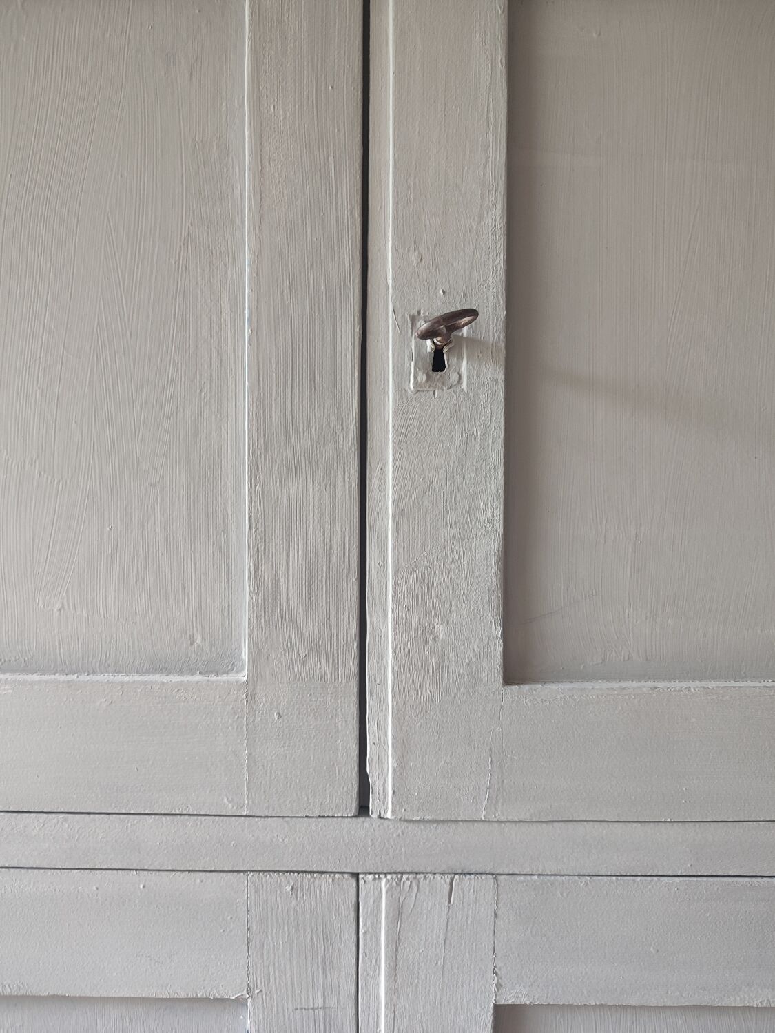 Armoire parisienne