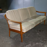 Scandinavian years 50 60 Knoll sofa
