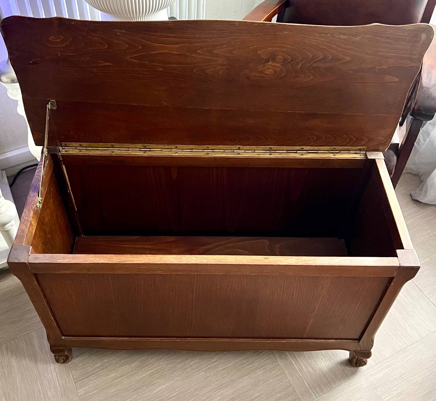 Solid wood storage chest