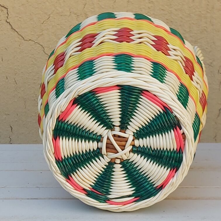 Vintage viresa scoubidou bottle