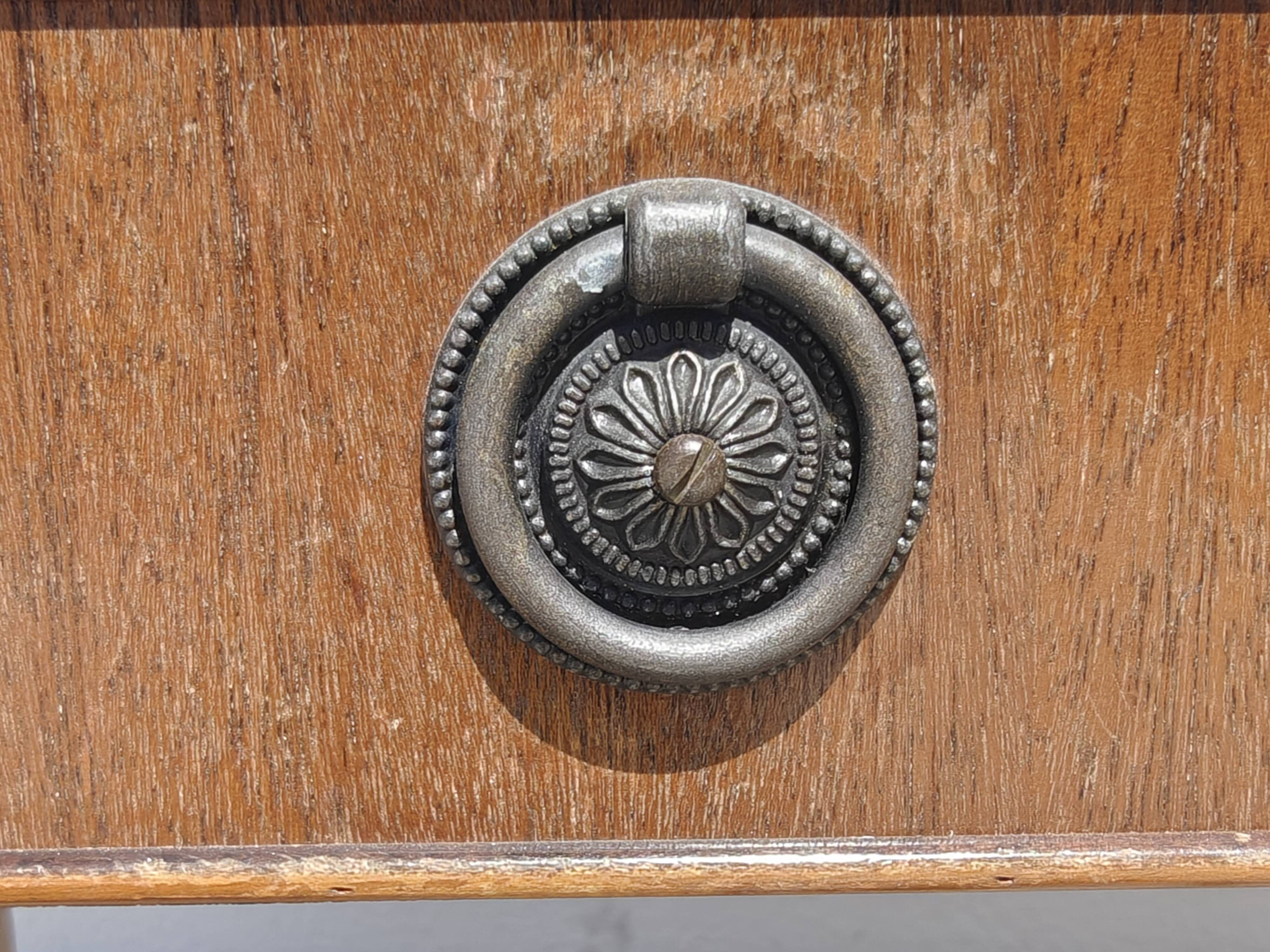 Elegant vintage coffee table, Regency style, in mahogany finish.