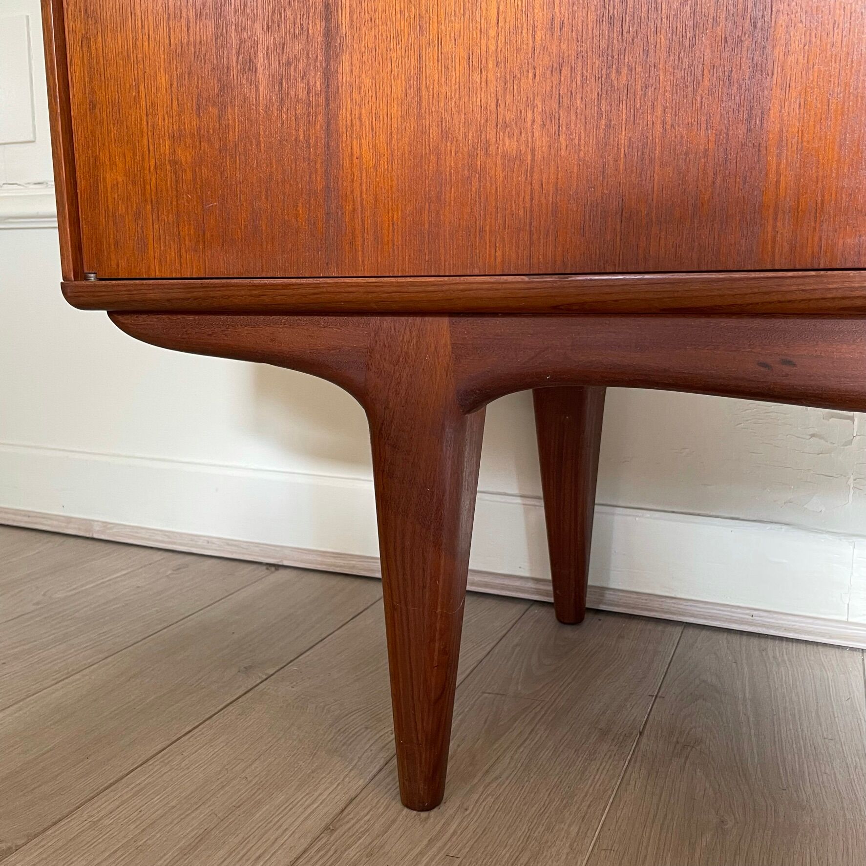 Scandinavian Buffet Bar, teak