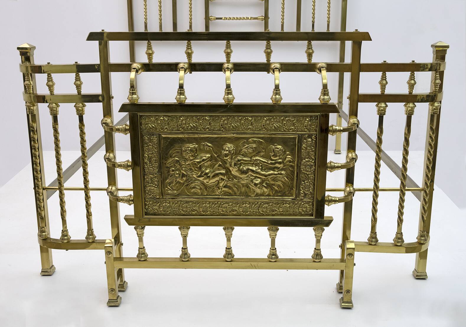 Lit double Art nouveau en laiton italien, début des années 1900