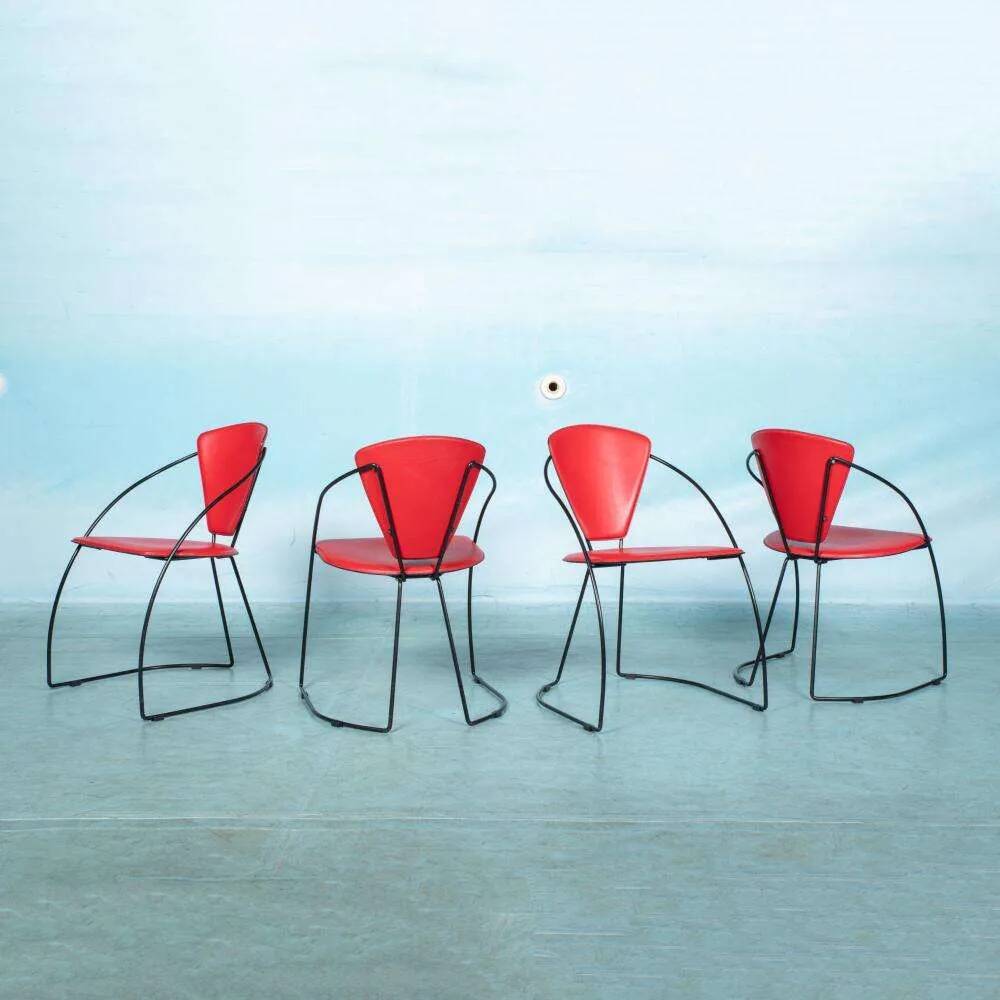 Ensemble de 4 chaises Linda, design italien des années 1980.