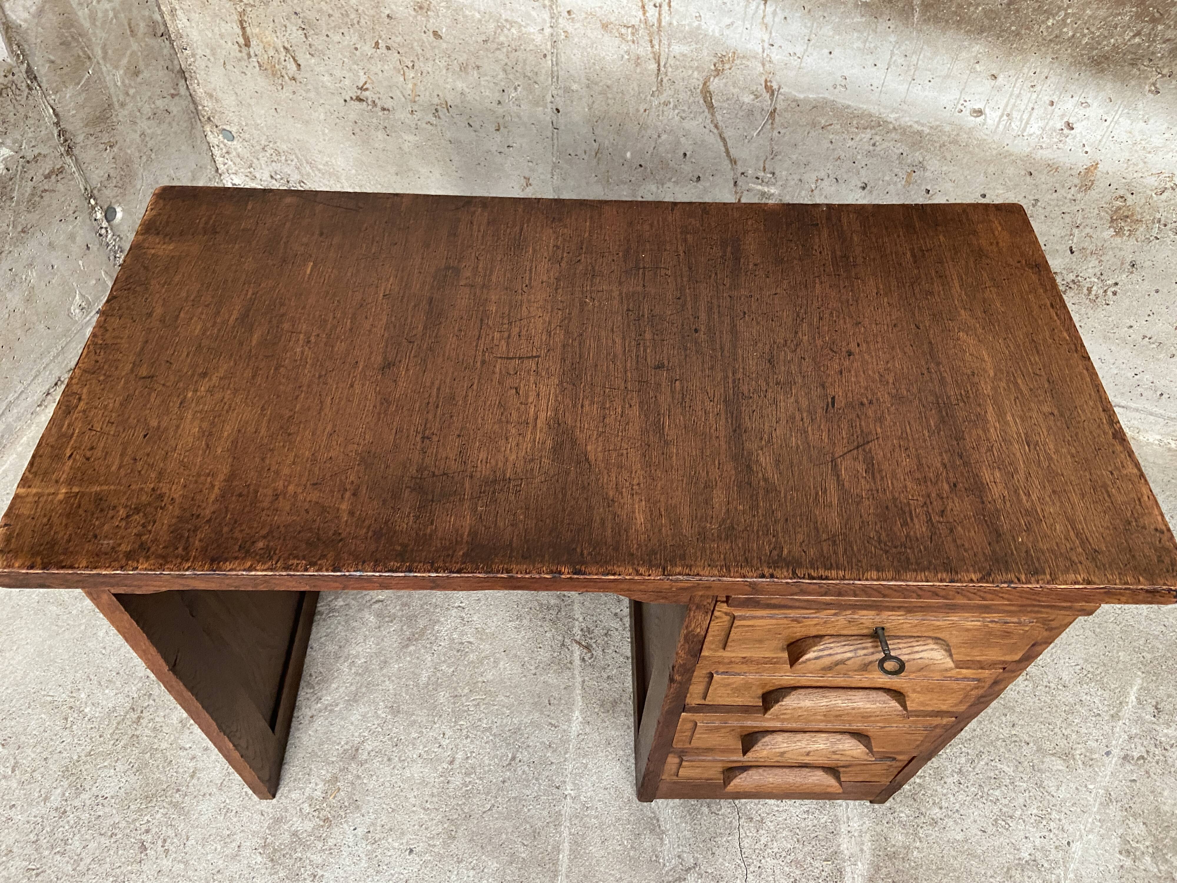 Small administrative style desk american style vintage 1950 oak