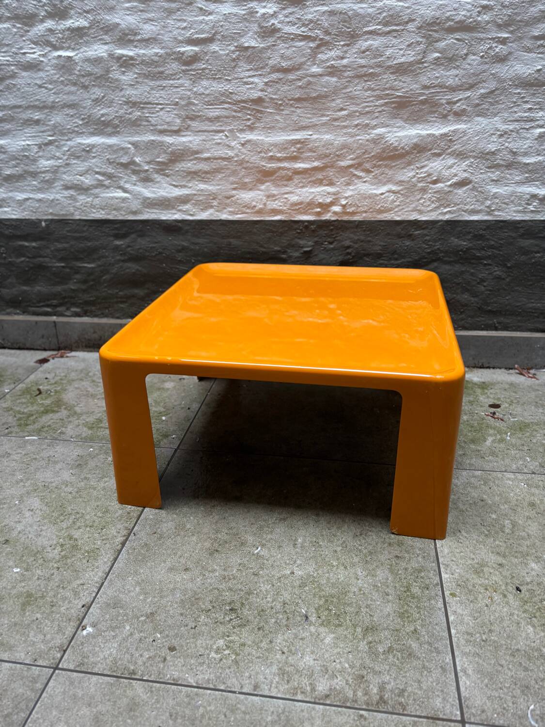 Amanta coffee table by Mario Bellini for C&B Italia