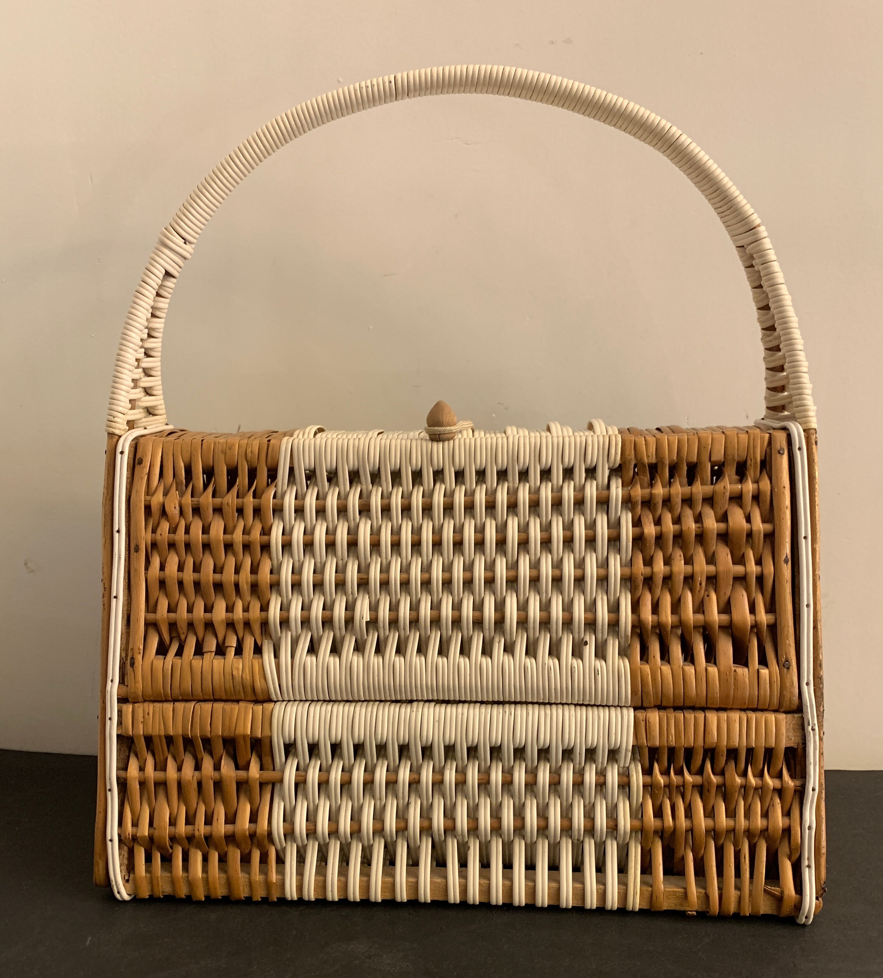 Rattan handbag and scoubidou's threads, 1950