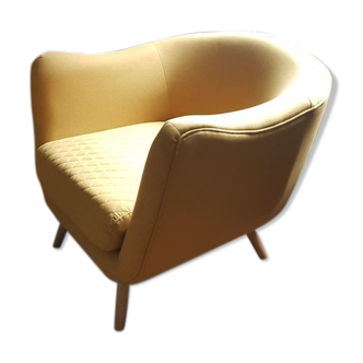 Fauteuil d’appoint jaune d’or