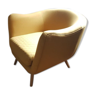 Booster chair golden yellow