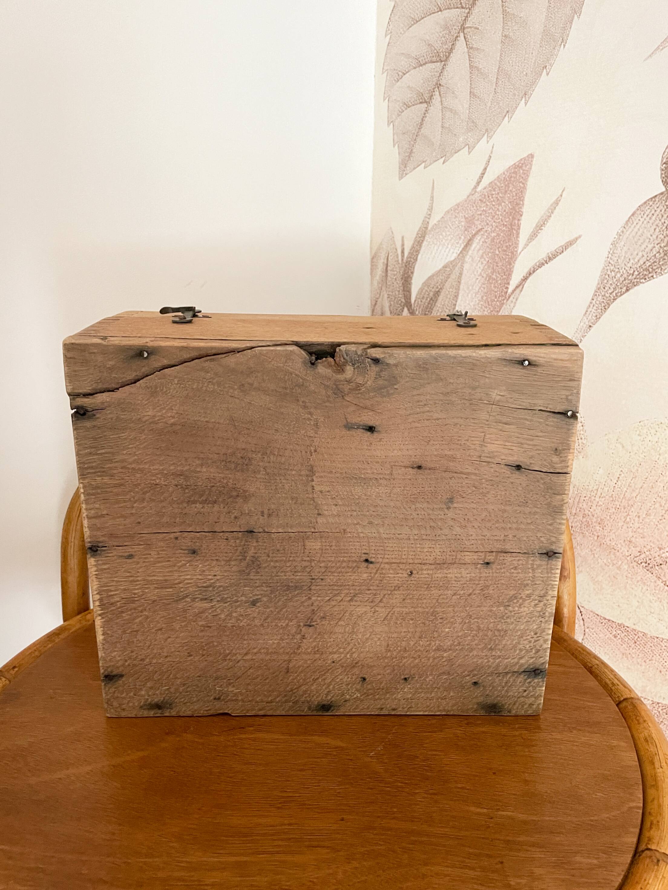 Antique solid oak chest - 31 x 26 x 15