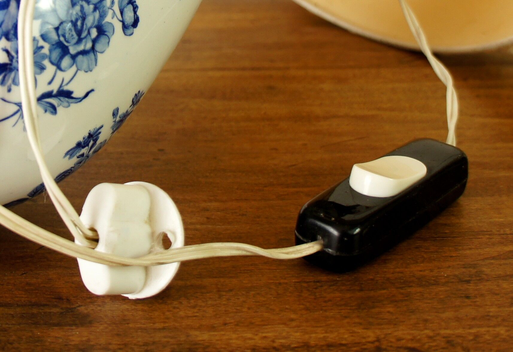 Porcelain lamp painted "blue flowers"