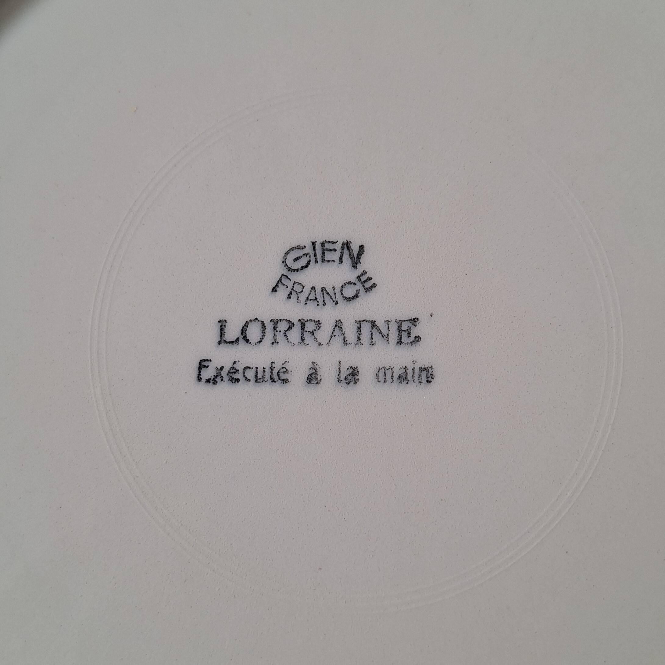 Gien pottery plate model Lorraine handmade