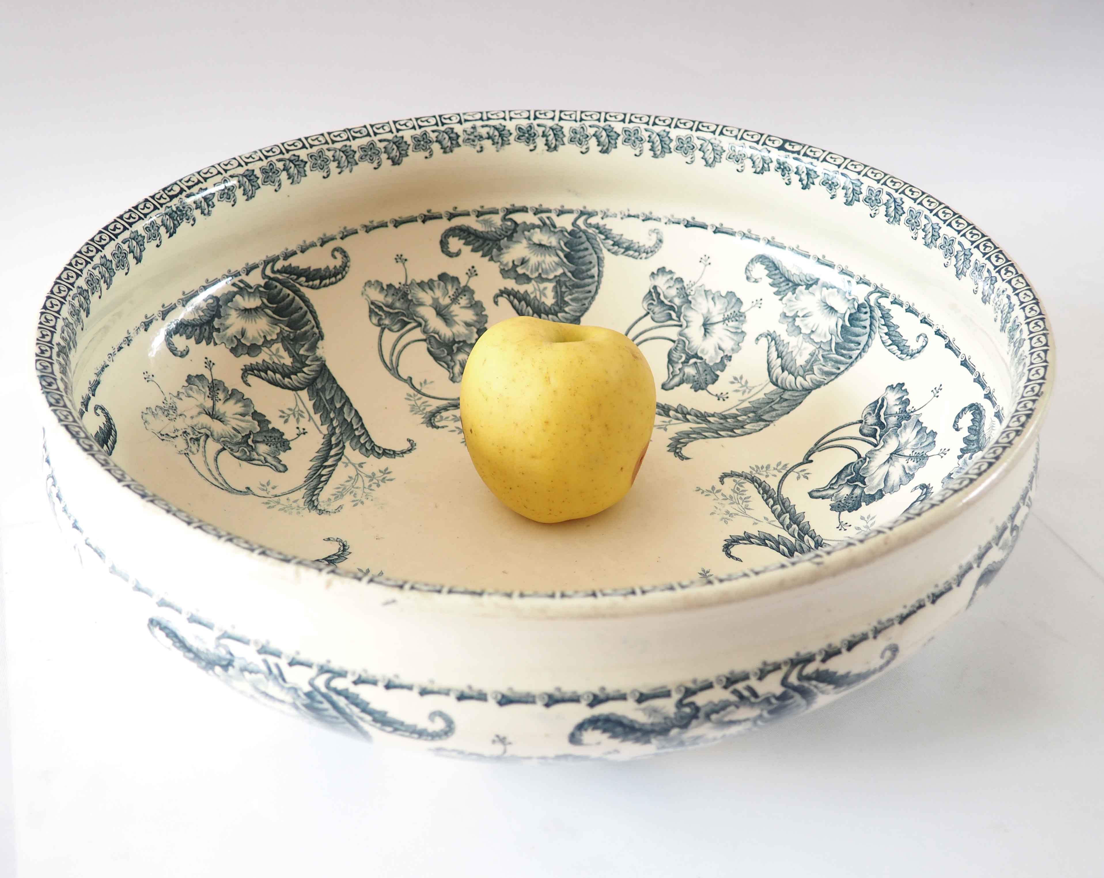 Salad bowl iron earth