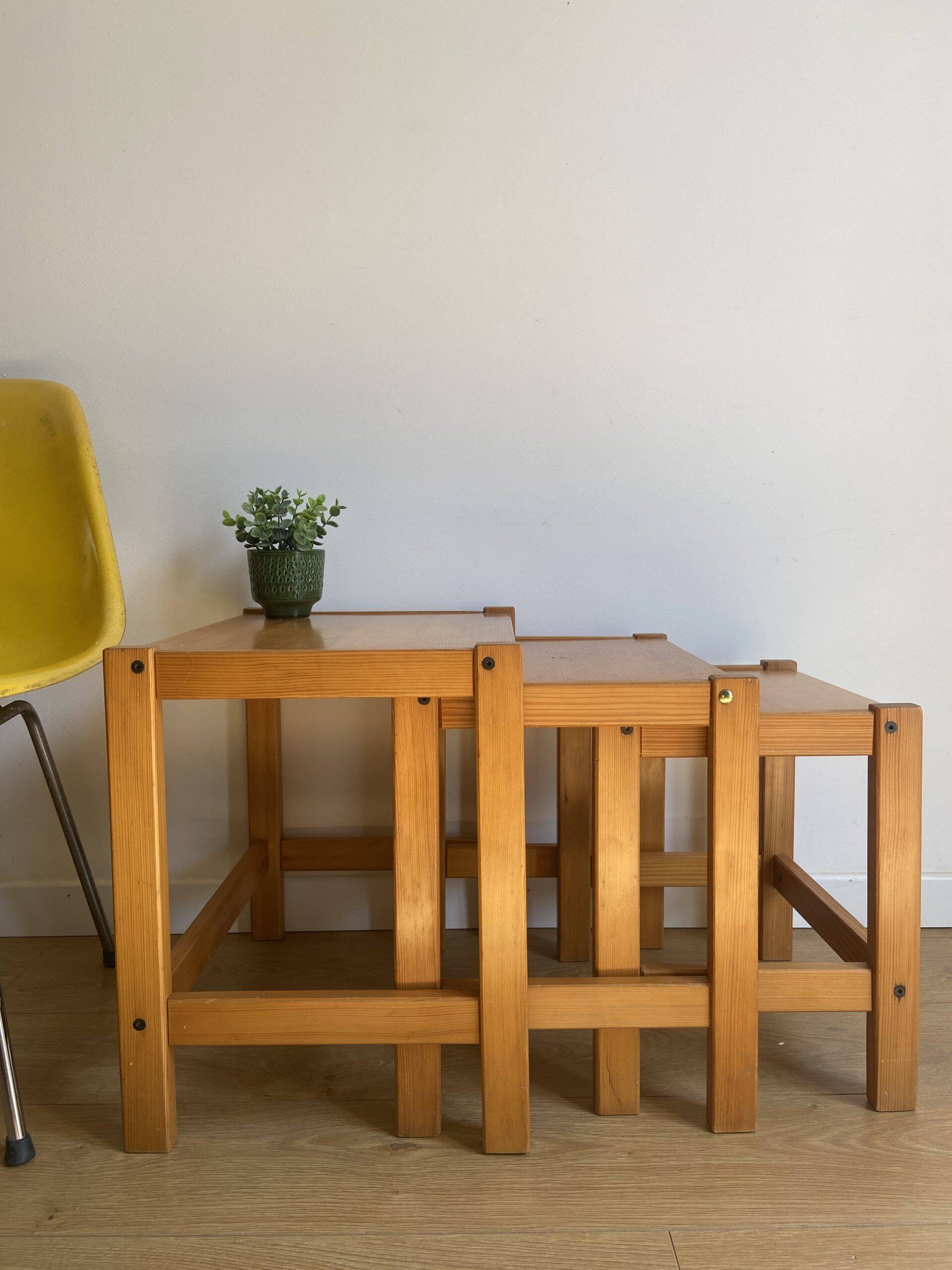 Trio of 80s pine nesting tables
