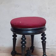 Napoleon III piano stool without its screw