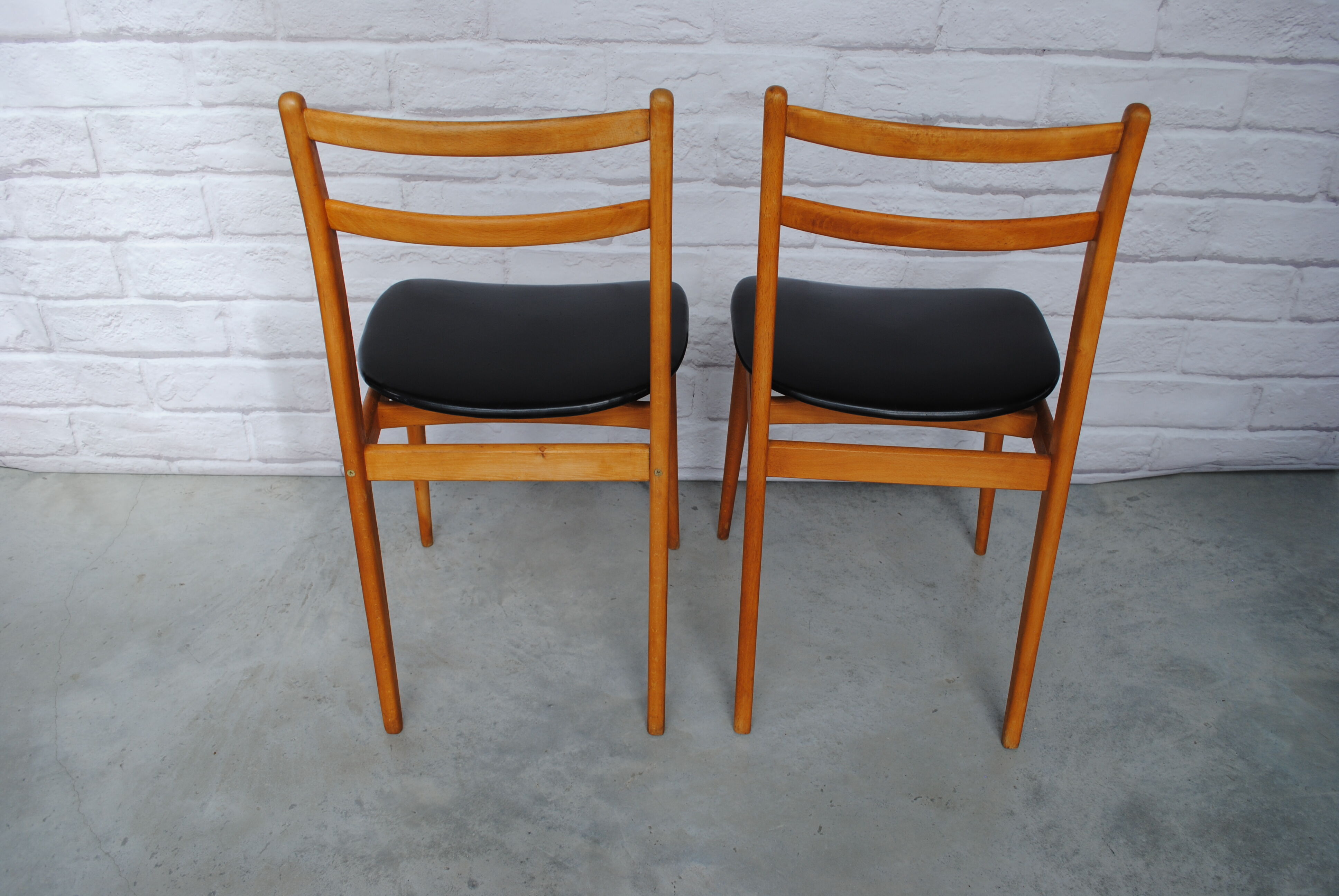 Pair of chairs sacandinave style 1970